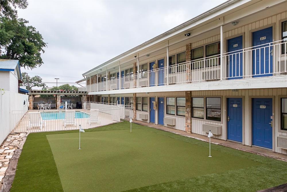 Motel 6-Boerne, Tx Екстер'єр фото